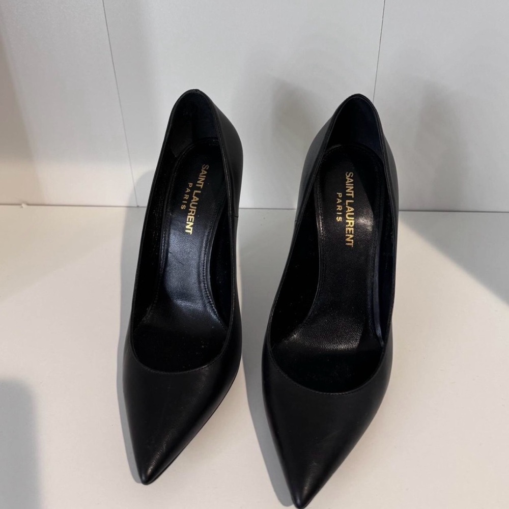 Yves Saint Laurent 110 Opyum pumps in black size 6.5